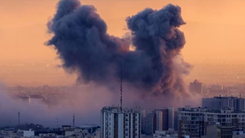 ताज़ा हालात: इधर सीजफायर की चर्चा उधर अमेरिका और इजरायल ने बरसा दिये बम; ईरान में 25 से ज्यादा लोगों की हुई मौत