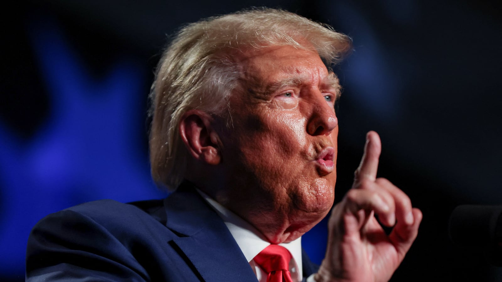 अमेरिका-ईरान तनाव: डोनाल्ड ट्रंप ने युद्धविराम बढ़ाया, लेकिन नाकेबंदी रहेगी जारी