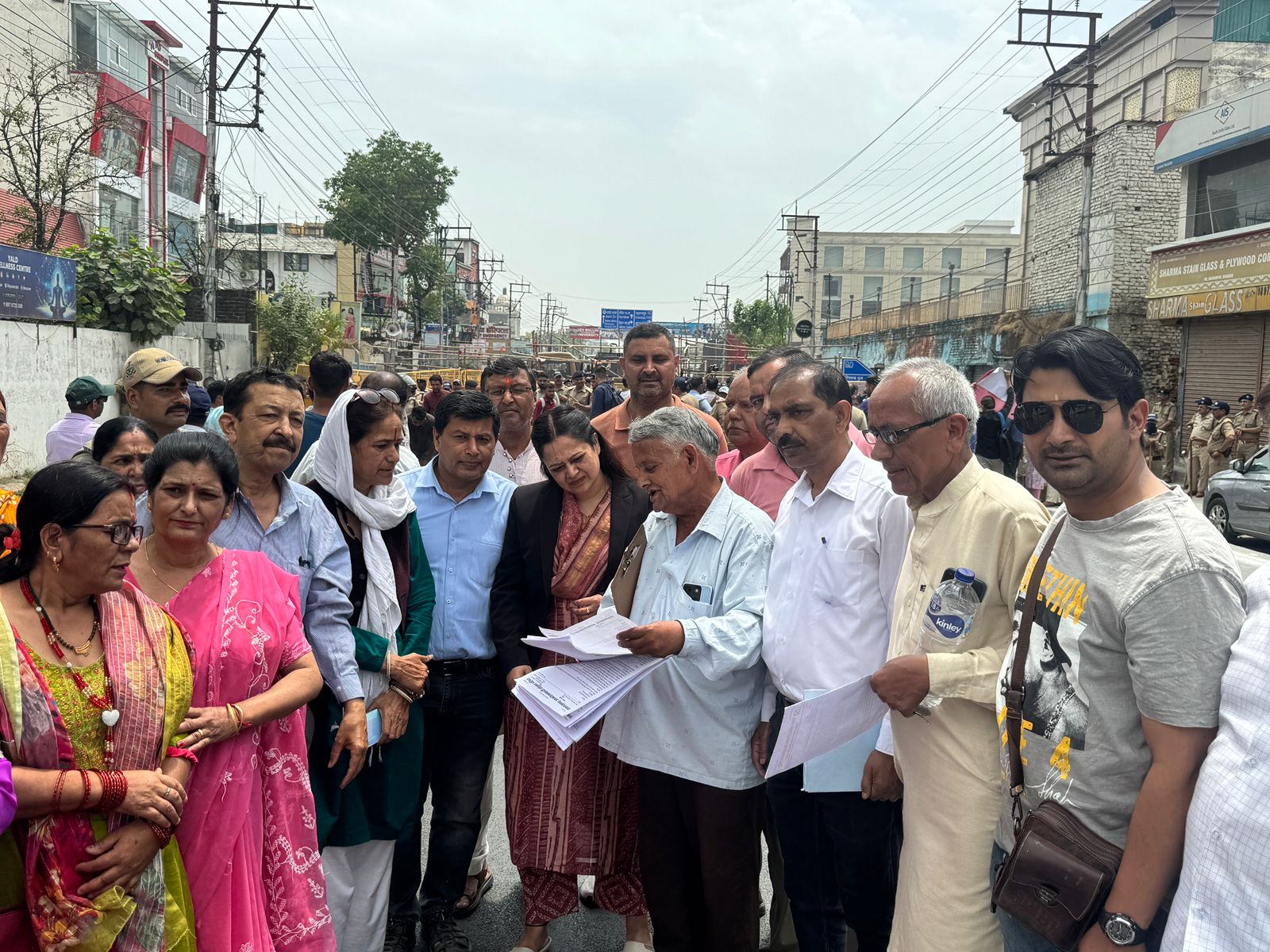 आवाज़: आम लोगों से जुड़े विभिन्न मुद्दों को लेकर विधानसभा के सामने जोरदार प्रदर्शन, सीएम को ज्ञापन 