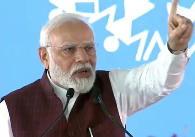 मुद्दा: युद्ध से कोरोना जैसे संकट से निपटने में विपक्ष और देश को भी भरोसे में लिया जाना चाहिए