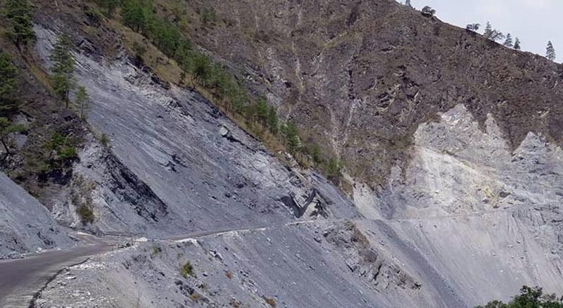 आफ़त: सतपुली-गुमखाल के बीच हाईवे चौड़ीकरण बरसात में बनेगा मुसीबत का सबब