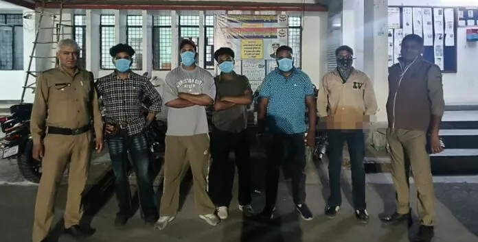 एक्शन: पुलिस ने शुरू किया ‘ऑपरेशन नाईट स्ट्राइक’;  दस लोग गिरफ्तार