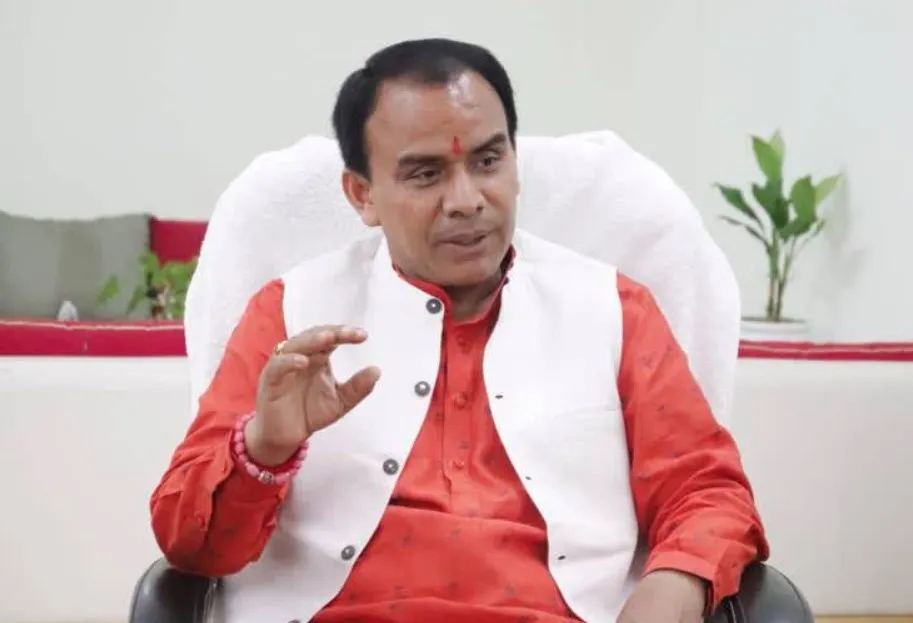 राज-काज: 21 और प्राथमिक विद्यालयों का होगा कायाकल्प,शिक्षा मंत्री डॉ   रावत ने निर्माण कार्य के लिए स्वीकृत  किये 3.52 करोड़