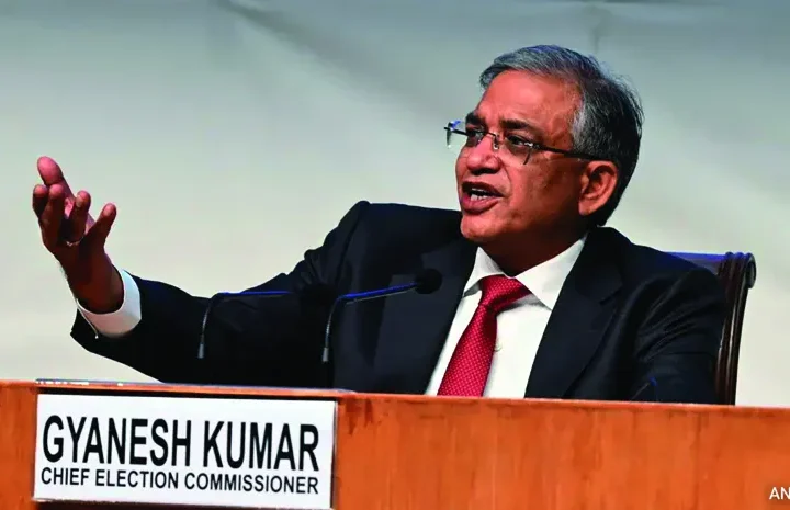 मुद्दा: सीईसी के ख़िलाफ़ अविश्वास प्रस्ताव पर अब संसद के दोनों सदनों में बहस नहीं होगी 