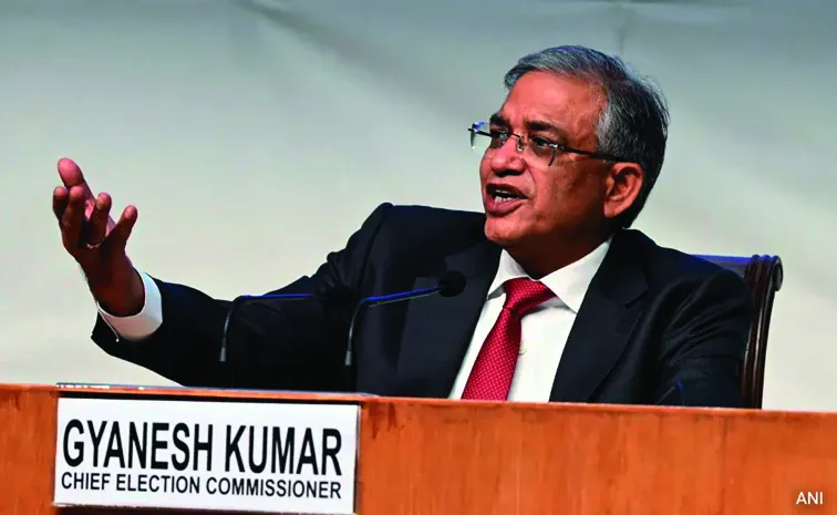 मुद्दा: सीईसी के ख़िलाफ़ अविश्वास प्रस्ताव पर अब संसद के दोनों सदनों में बहस नहीं होगी 