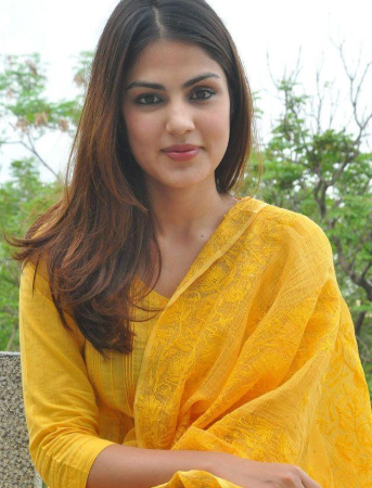 राहत: पूरे 6 साल के बाद कोर्ट ने दिया रिया चक्रवर्ती के बैंक खाते बहाल करने का आदेश