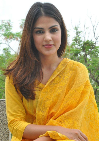 राहत: पूरे 6 साल के बाद कोर्ट ने दिया रिया चक्रवर्ती के बैंक खाते बहाल करने का आदेश