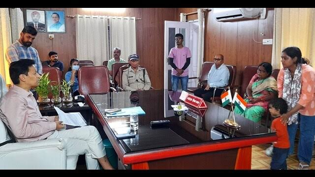 जन सुनवाई: कमिश्नर दीपक रावत ने महिला को वापस दिलाए जमीन खरीद के 20.85 लाख रुपए 