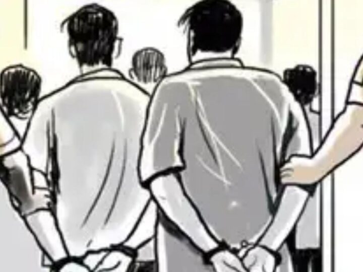 शिकंजा: छह किलो गांजा और महंगी शराब की बोतलों संग छह तस्कर गिरफ्तार