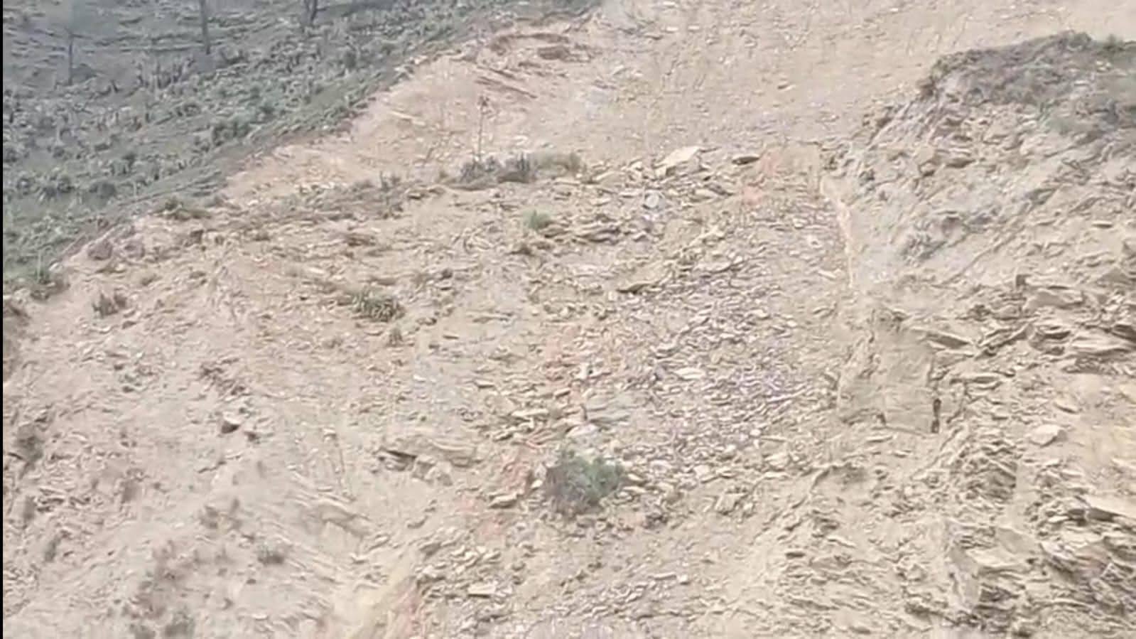 आफ़त: क्वारब डेंजर जोन में फिर गिरा मलबा, हाईवे बंद होने पर खोला गया चौंसली लिंक मार्ग