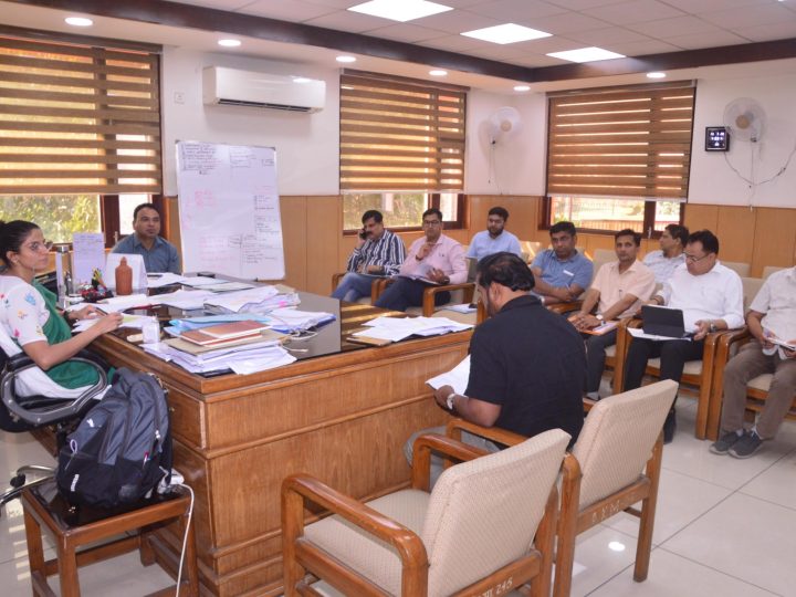 समीक्षा: मेलाधिकारी सोनिका ने दी कुंभ 2027 के निर्माण कार्यों में लापरवाही पर कार्रवाई की चेतावनी 