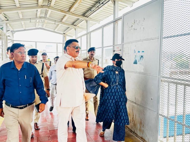 कुंभ-2027: तैयारियों को लेकर मेला अधिकारी ने किया ज्वालापुर रेलवे स्टेशन और घाटों का निरीक्षण