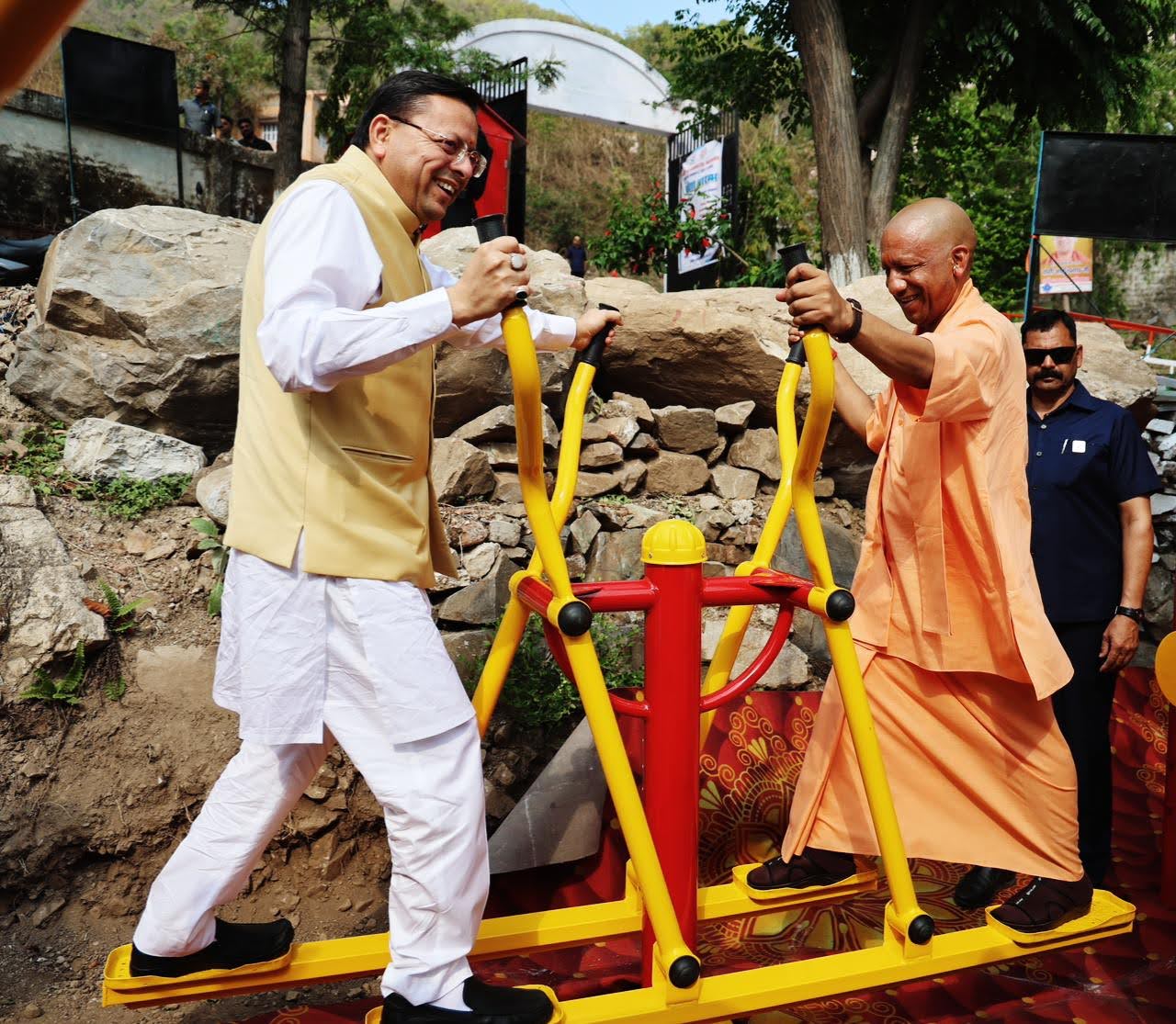 बड़ी ख़बर: गढ़वाल में दो राज्यों के मुख्यमंत्रियों का हुआ संगम, विकास कार्यों का किया लोकार्पण
