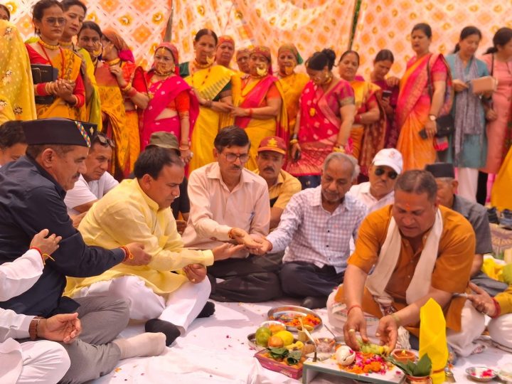 शुरूआत: राठ जन विकास समिति के प्रस्तावित भवन के लिए हुआ भूमि पूजन