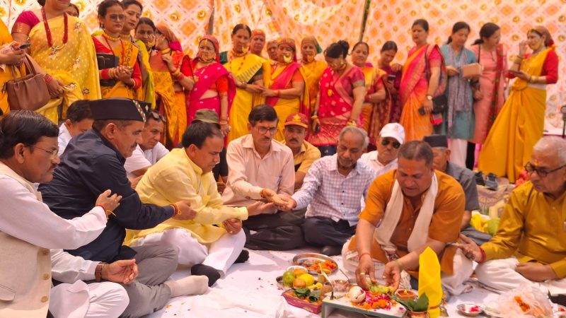 शुरूआत: राठ जन विकास समिति के प्रस्तावित भवन के लिए हुआ भूमि पूजन