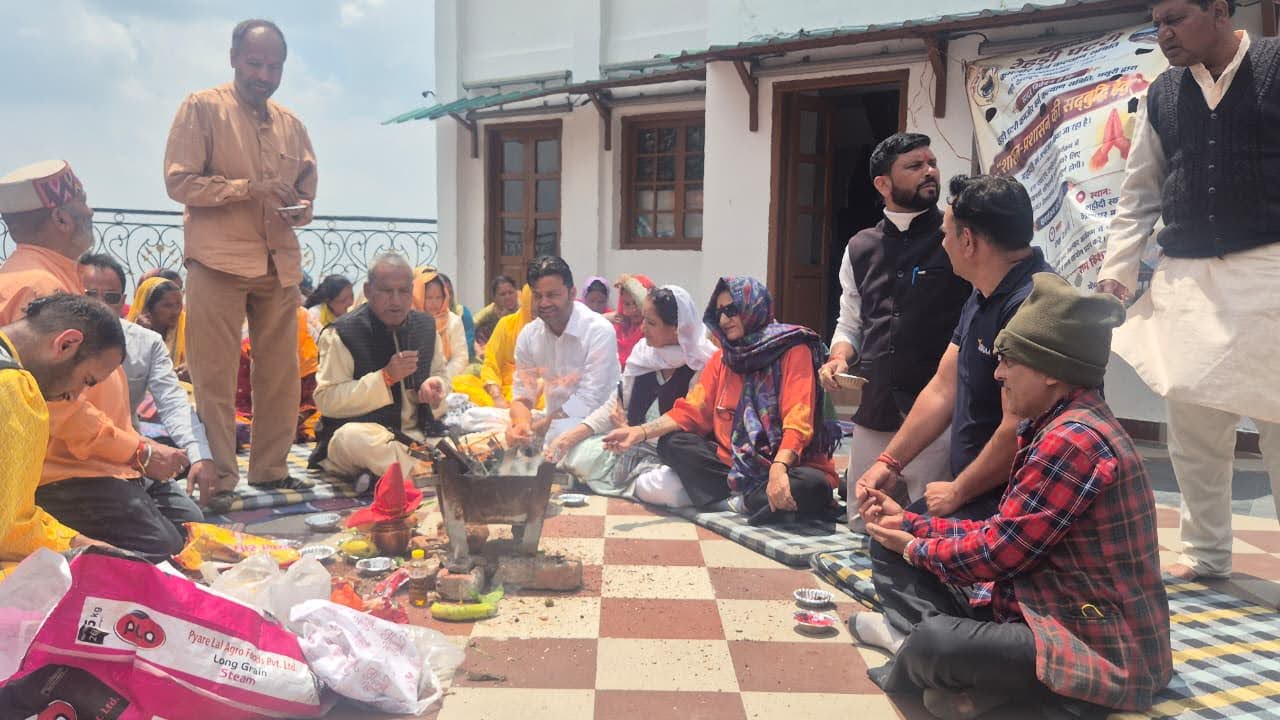 आवाज़: उक्रांद महिला प्रकोष्ठ ने पटरी व्यापारियों की आवाज उठाई, उग्र आंदोलन की चेतावनी 