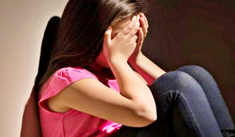 तहरीर : नाबालिग लड़की को बहाने से कमरे पर ले जाकर दुष्कर्म का आरोप, आरोपी फरार