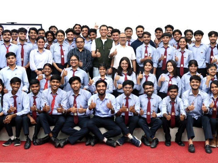 T.M.U.:  एनिमेशन विभाग में फोटोग्राफी के एक्सपर्ट ने छात्रों को सिखाई तकनीकी बारीकियां