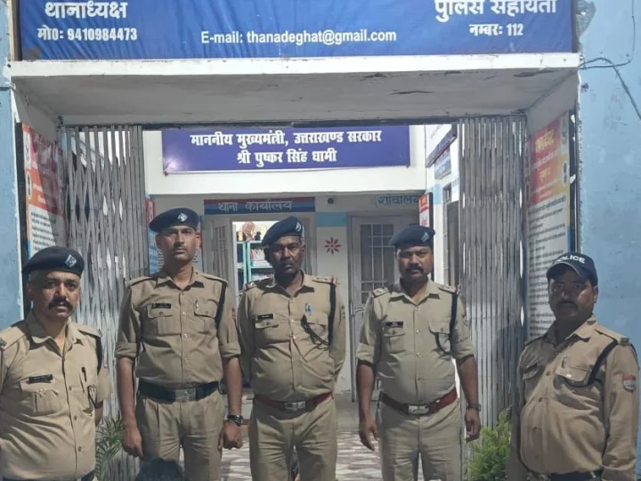 अल्मोड़ा: लग्जरी फॉर्च्यूनर कार से 13 लाख का गांजा बरामद, 2 गिरफ्तार