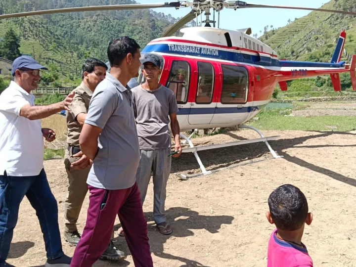 बिग ब्रेकिंग : बद्रीनाथ से लौट रहे हेलीकॉप्टर की टिहरी में इमरजेंसी लैंडिंग, महिला पायलट की सूझबूझ से टला बड़ा हादसा