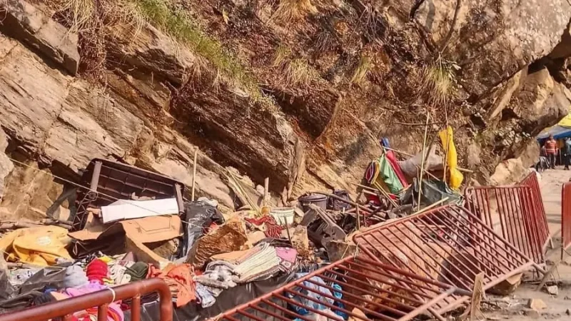केदारनाथ यात्रा मार्ग पर बड़ा हादसा: पहाड़ी से गिरे पत्थर, एक यात्री की मौत, दूसरा गंभीर घायल