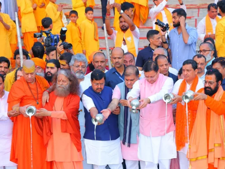 गंगा तट पर गूंजे आध्यात्म और संस्कृति के स्वर, मुख्यमंत्री धामी व भाजपा राष्ट्रीय अध्यक्ष नितिन नबीन ने की भव्य गंगा आरती