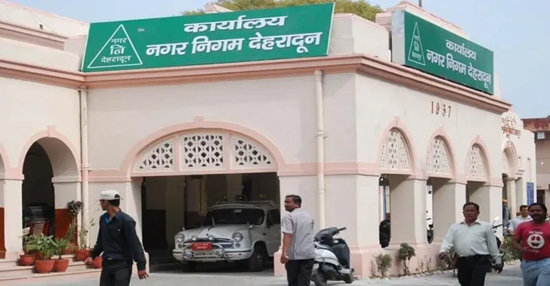 देहरादून नगर निगम बैठक में हंगामा, अतिक्रमण पर सख्ती का फैसला