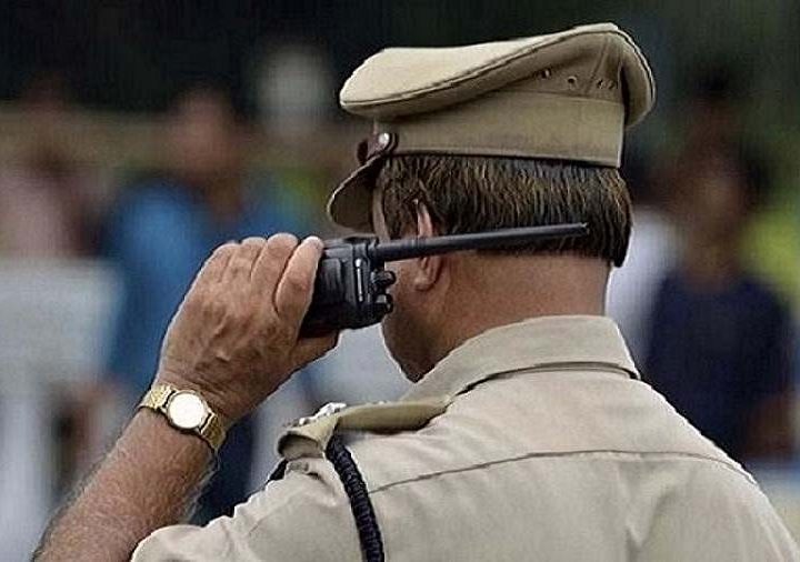 तहरीर: जेल में बंद शख्स ने बेटी व उसके दोस्त पर लगाया बीमा पॉलिसियों के 29.33 लाख हड़पने का आरोप