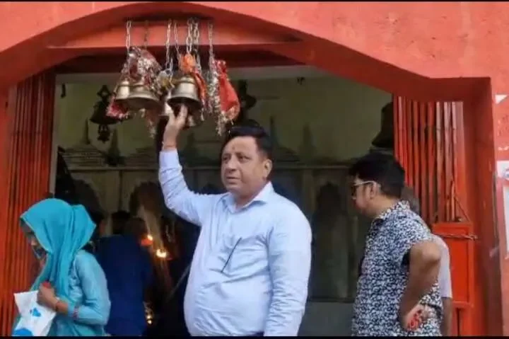 हल्द्वानी: महानिदेशक सूचना बंशीधर तिवारी ने कालू सिद्ध मंदिर के किए दर्शन,देश -प्रदेश के सुख समृद्धि की कामना