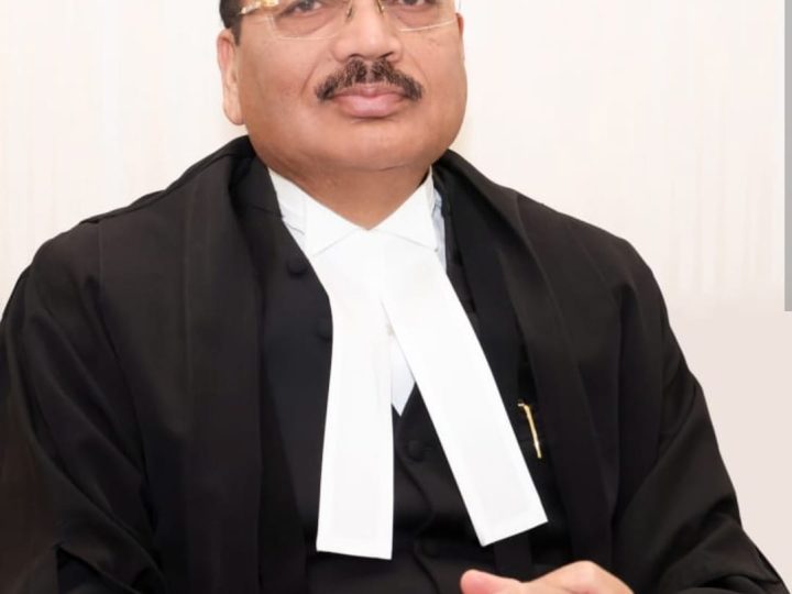 चेतावनी: ‘गलती ब्राह्मणों की नहीं’ सीजेआई सूर्यकांत के नाम पर वायरल हुआ ये जातिवादी पोस्ट, भड़क गए मुख्य न्यायाधीश