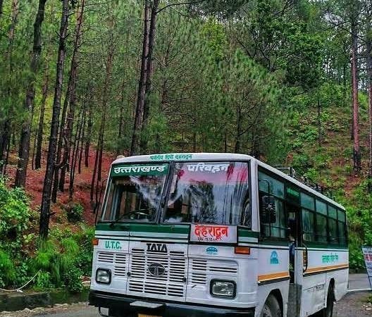 दुश्वारी: उत्तराखंड रोडवेज की बसों के चारधाम यात्रा में लगने से यातायात सुविधा से वंचित हुए स्थानीय ग्रामीण 