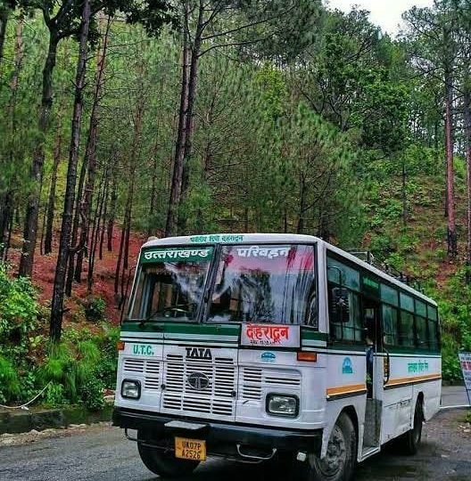 दुश्वारी: उत्तराखंड रोडवेज की बसों के चारधाम यात्रा में लगने से यातायात सुविधा से वंचित हुए स्थानीय ग्रामीण 