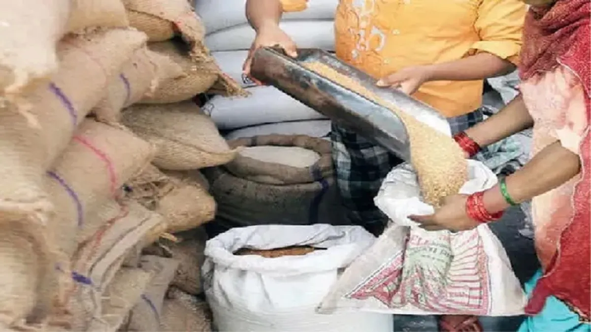 नैनीताल में राशन दुकानों पर सख्ती, औचक निरीक्षण में खामियों पर नोटिस