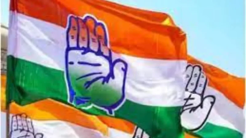 विरोध: कॉमर्शियल गैस के दाम बढ़ाने पर कांग्रेस ने किया केंद्र सरकार के खिलाफ प्रदर्शन