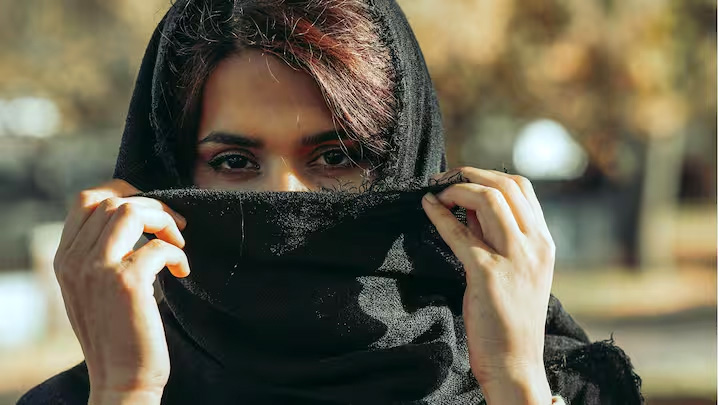 देखभाल: रोजाना की आवाजाही के दौरान त्वचा को प्रदूषण और टैन से बचाने के लिए असरदार तरीके