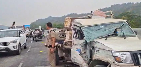 दर्दनाक: कांगड़ी फ्लाईओवर पर भीषण हादसा, मां-बेटे समेत तीन की मौत