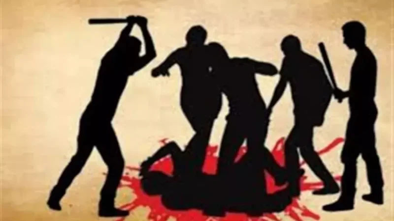 दबंगई: सड़क पर शराब पीने से टोका तो कर दिया हमला, युवक के सिर में लगाने पड़े 22 टांके