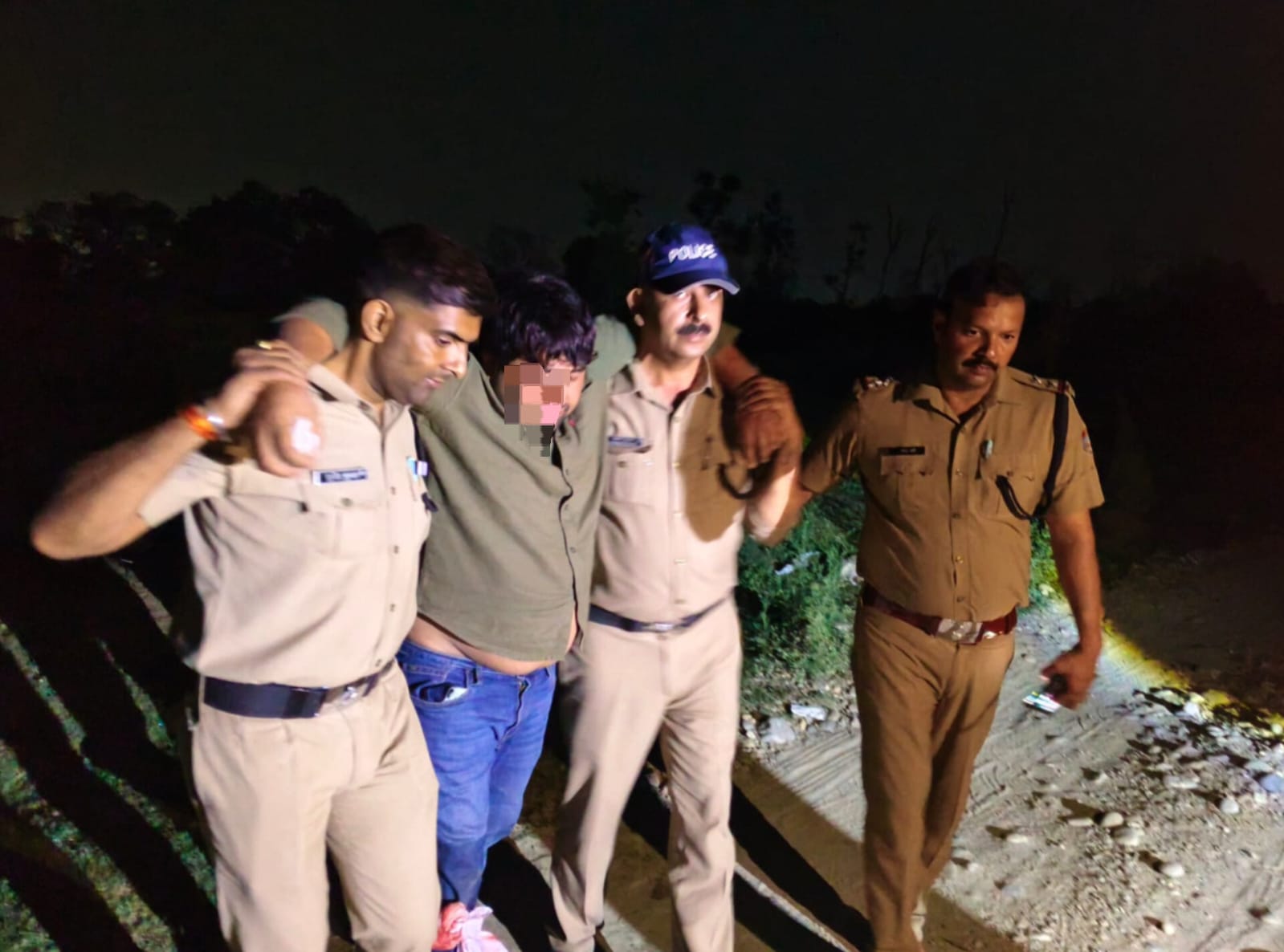 बड़ी ख़बर: पुलिस को मिली बड़ी सफलता, राजस्थान के दो शातिर बदमाश मुठभेड़ में गिरफ्तार, एक के पैर में लगी गोली
