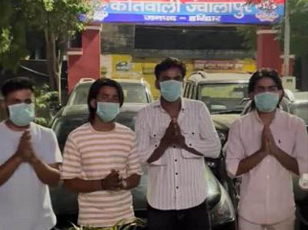 सबक: कारों से स्टंटबाजी और हुड़दंग करना पड़ा भारी, पुलिस ने ऐसी पांच कारें कर दीं सीज  