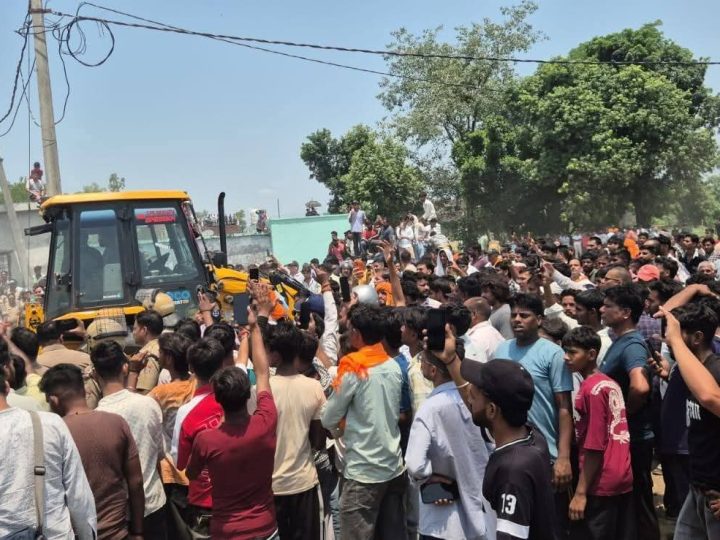 बड़ी ख़बर: बैरागीवाला में बीजेपी नेता की हत्या के विरोध में आगजनी, पथराव के बाद, गांव में भारी तनाव