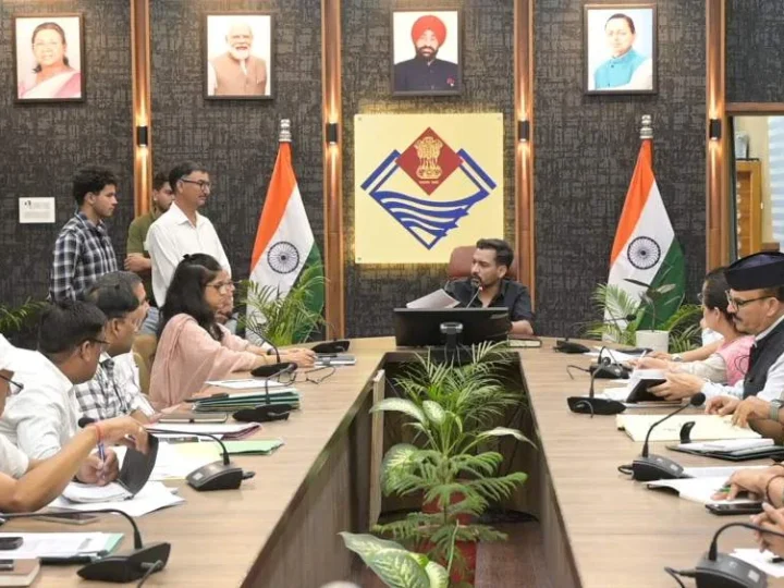 हर सोमवार होगा ‘समाधान दिवस’, जनता की हर शिकायत की होगी ऑनलाइन ट्रैकिंग : डीएम आशीष चौहान