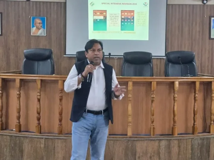 एसआईआर-2026: घर-घर पहुंचेंगे गणना फार्म, बीएलओ को मिला विशेष प्रशिक्षण