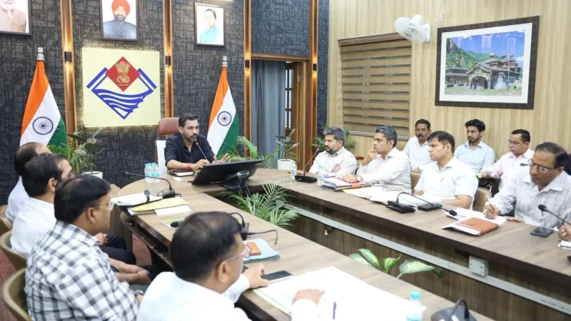 देहरादून की अर्थव्यवस्था को गति देने वाली योजनाएं हो जिला प्लान में शामिल – डीएम डॉ. आशीष चौहान