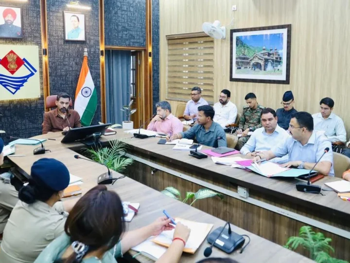 राष्ट्रपति के प्रस्तावित दौरे को लेकर देहरादून प्रशासन अलर्ट, डीएम ने की उच्चस्तरीय समीक्षा