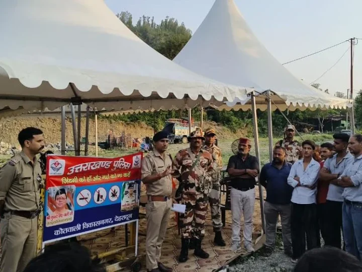 एसएसपी देहरादून के निर्देशो पर पुलिस ने अलग-अलग थाना क्षेत्रों में नशे के विरुद्ध चलाया जागरुकता अभियान