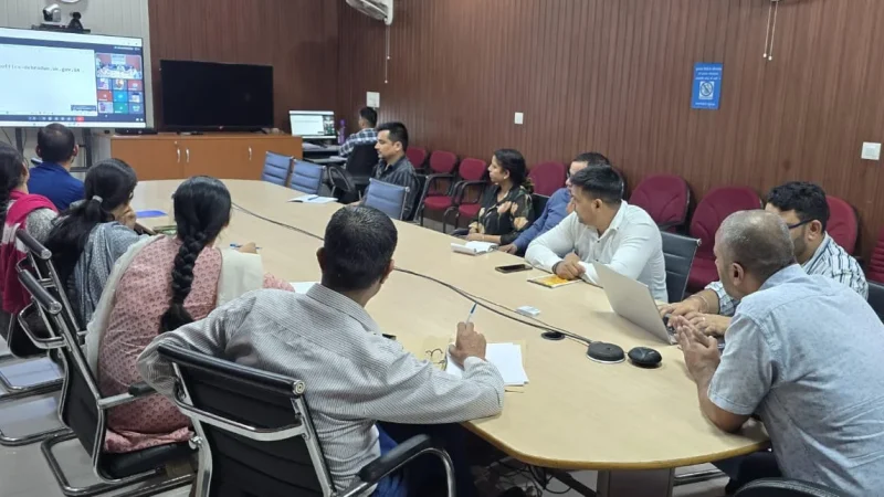 जिले में ई-ऑफिस प्रणाली को प्रभावी बनाने हेतु प्रशिक्षण कार्यक्रम आयोजित, अधिकारियों एवं कर्मचारियों को दिया गया व्यवहारिक प्रशिक्षण