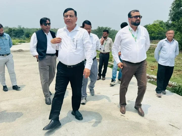 अवैध निर्माणकर्ताओं पर शिकंजा कसने मैदान में उतरे एमडीडीए उपाध्यक्ष बंशीधर तिवारी