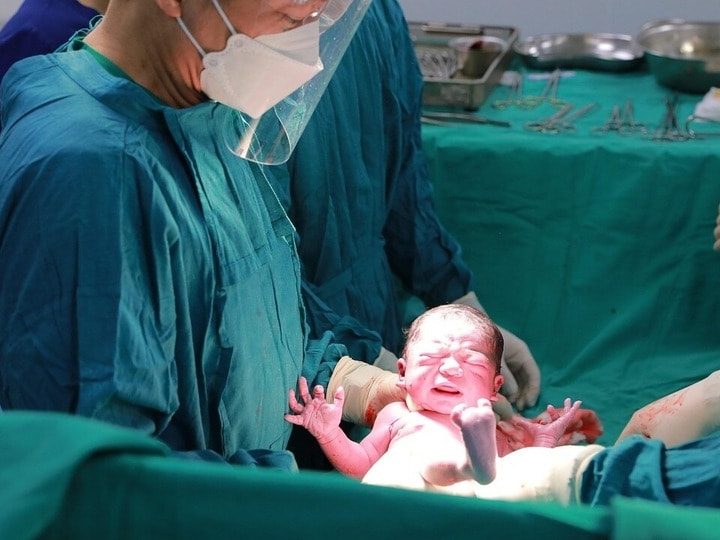 मुद्दा: प्राइवेट अस्पतालों में आधी से ज्यादा डिलीवरी सीजेरियन विधि से क्यों?