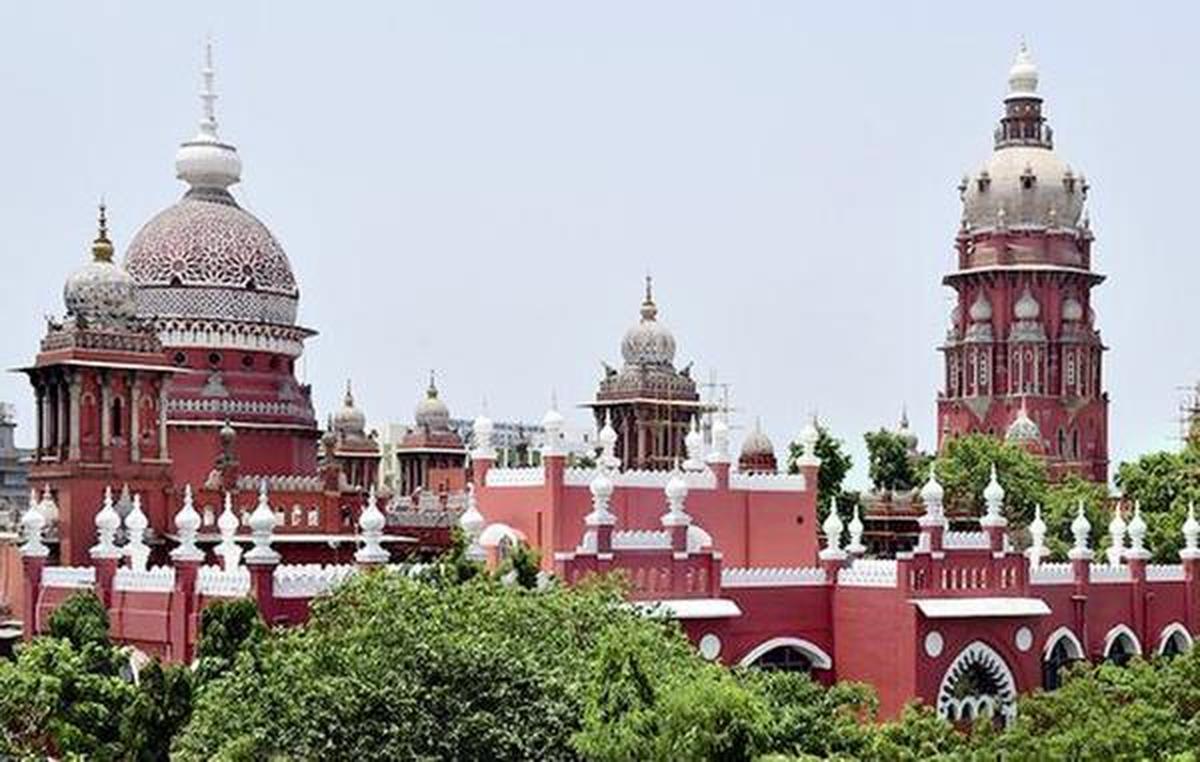 ख़ास ख़बर: ‘भगवान के सामने मंत्री और आम आदमी सब बराबर’, मंदिरों में वीआईपी दर्शन पर हाईकोर्ट ने उठाए सवाल