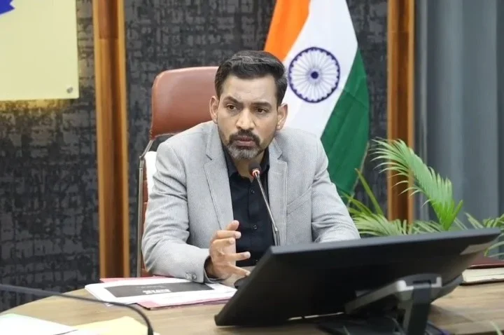 आगामी मानसून एवं आपदा प्रबंधन तैयारियों की समीक्षा; डीएम आशीष चौहान ने विभागों से 7 दिनों के भीतर मांगा माइक्रो प्लान